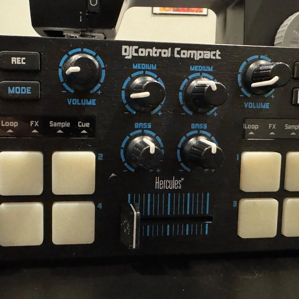 Hercules Dj Control Compact - Picture 3 of 4